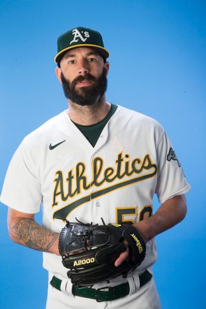Mike Fiers photo